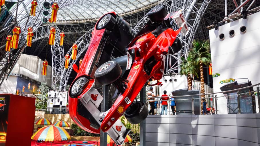 פארק פרארי בדובאי • פארק השעשועים של מותג המכוניות דובאי 🌴