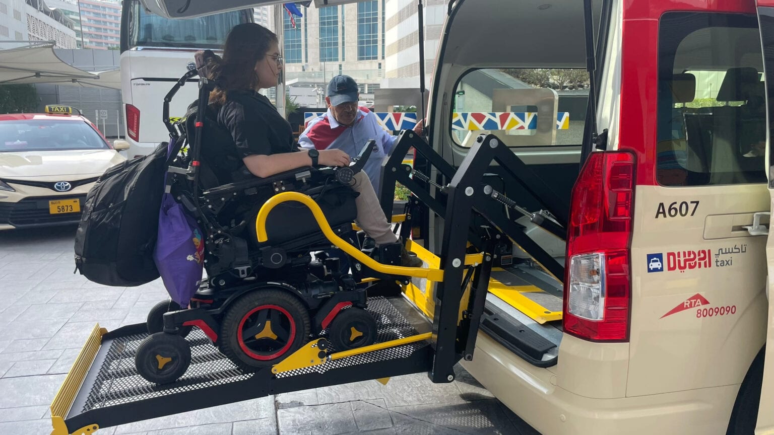 מוניות בדובאי 🚕 המדריך המלא לנסיעה במוניות בדובאי דובאי